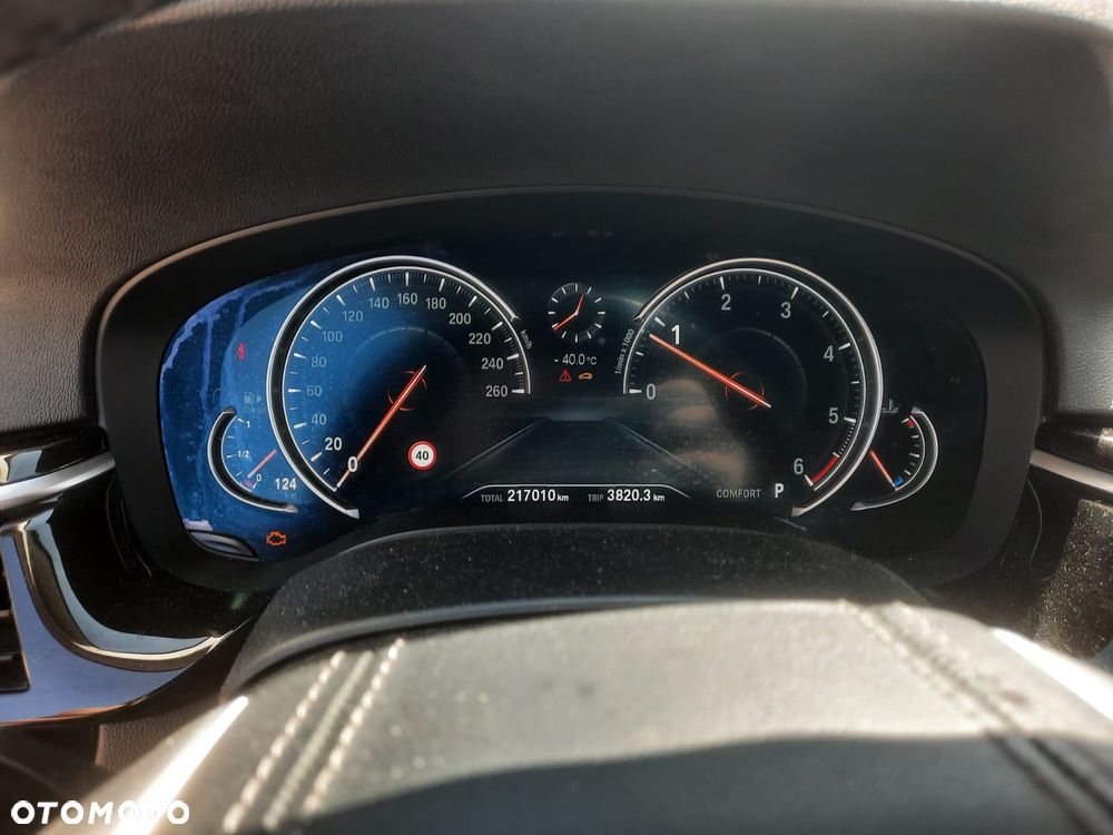 BMW Seria 5 520d Luxury Line - 23