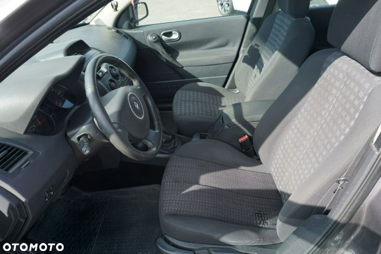 Renault Megane II 1.6 16V Alize - 9