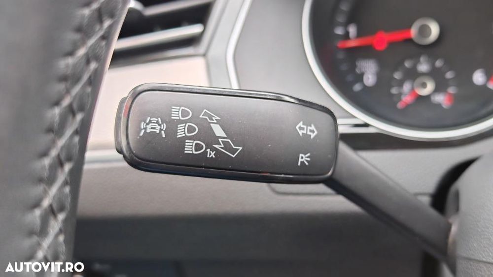 Volkswagen Passat 2.0 TDI SCR DSG Highline - 28
