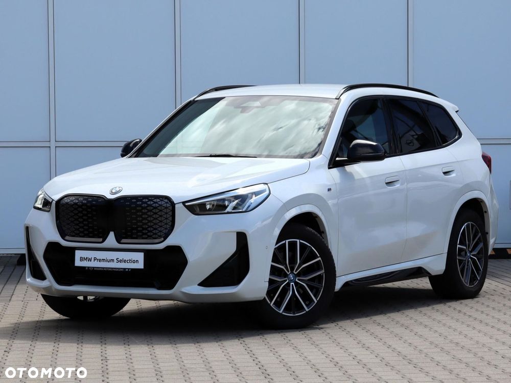 BMW iX1 - 1