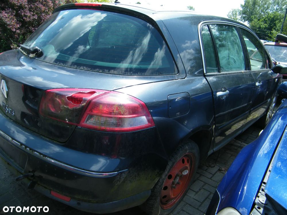 Renault Vel Satis I  (01-05r.) 3.0 DCI 180KM. Silnik P9X 701 Skrzynia SU1 021 lakier TEB66 – Grey eclipse bc. Cały na części GWARANCJA !!!  Przód Tył Zestaw Komplet Drzwi Klapa Zderzak Błotnik Maska Grill Atrapa Szyba Pas Lampa Lusterko Boczki Fotel Kanapa Kokpit Deska Rozdzielcza Przełącznik Włącznik Sterownik Przewody Wiązka Instalacja Moduł Komputer Czujnik Listwa Pompa Alternator Wtryski Głowica Rozrusznik Kompresor Sprzęgło Dwumas Silnik Skrzynia ABS Klimatyzacji Paliwa Wspomagania Kolektor Turbina Przepustnica Zawór Chłodnica Koło Hak Belka Sanki Zawieszenie Mcpherson Półoś Amortyzator Wydech Tłumik Zacisk Most - 5
