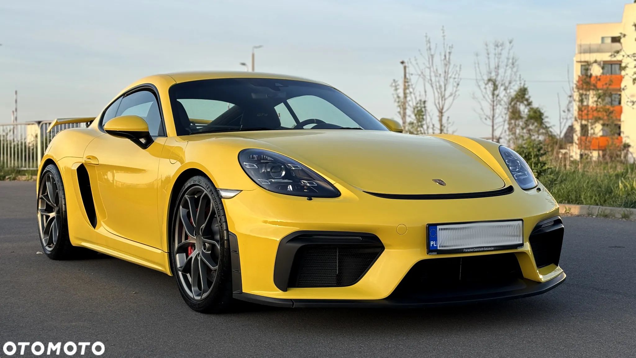 Porsche 718 Cayman GT4 - 1