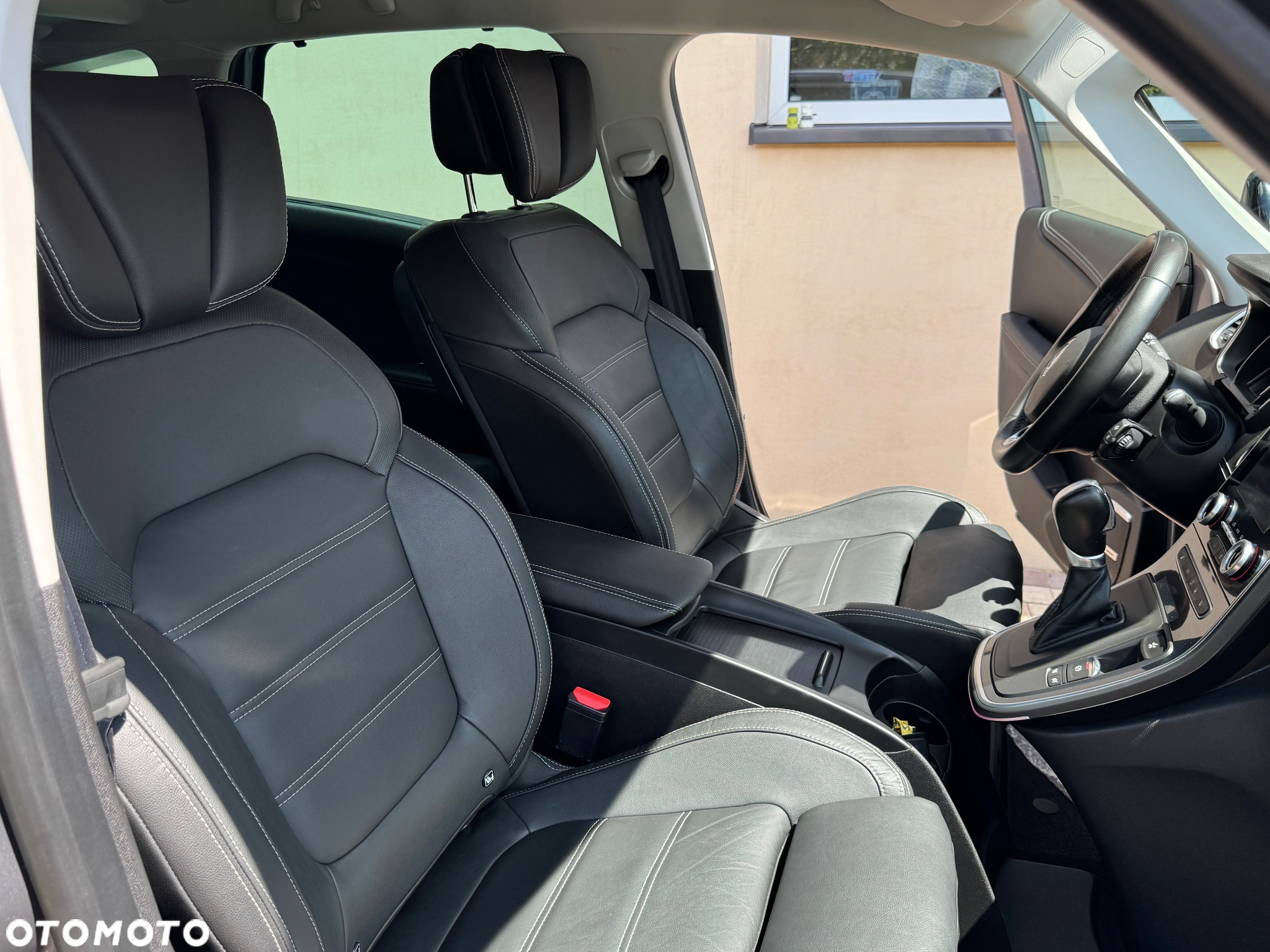 Renault Scenic 1.6 dCi Bose EDC - 29