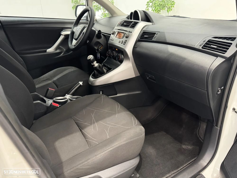 Toyota Verso 2.0 D-4D Executive - 19