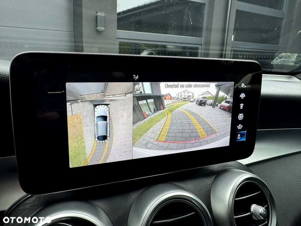 Mercedes-Benz GLC 300 4Matic 9G-TRONIC AMG Line Plus - 15