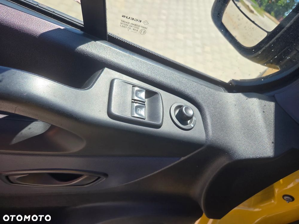 Opel Vivaro - 9