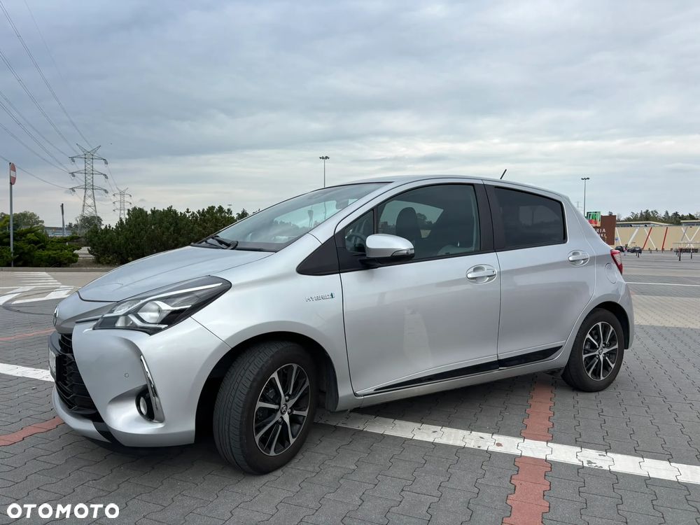Toyota Yaris Hybrid 100 Active EU6 - 4