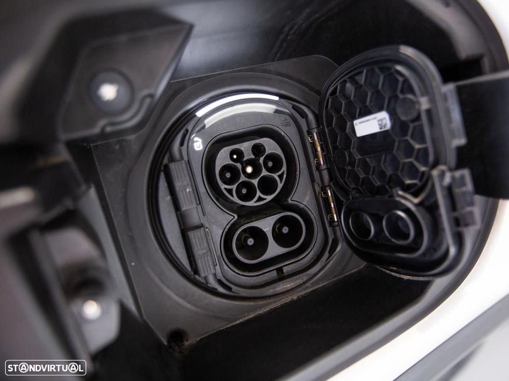 Mercedes-Benz GLA 250 e AMG Line - 15