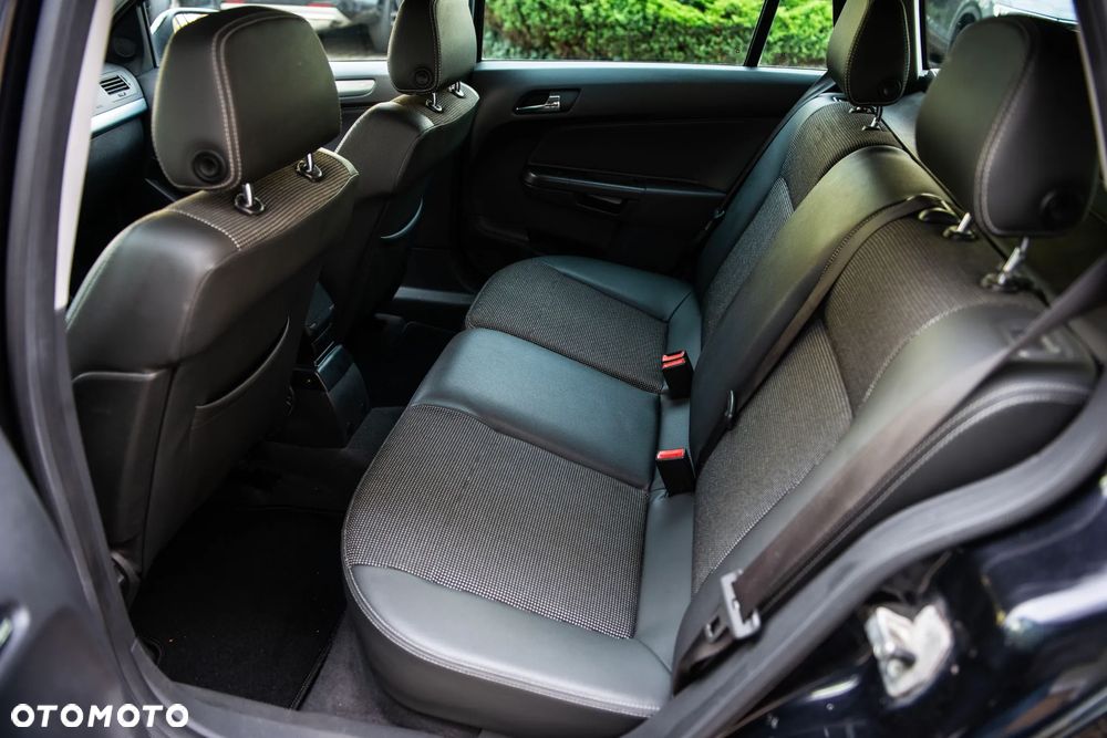 Opel Astra 1.6 Cosmo - 21