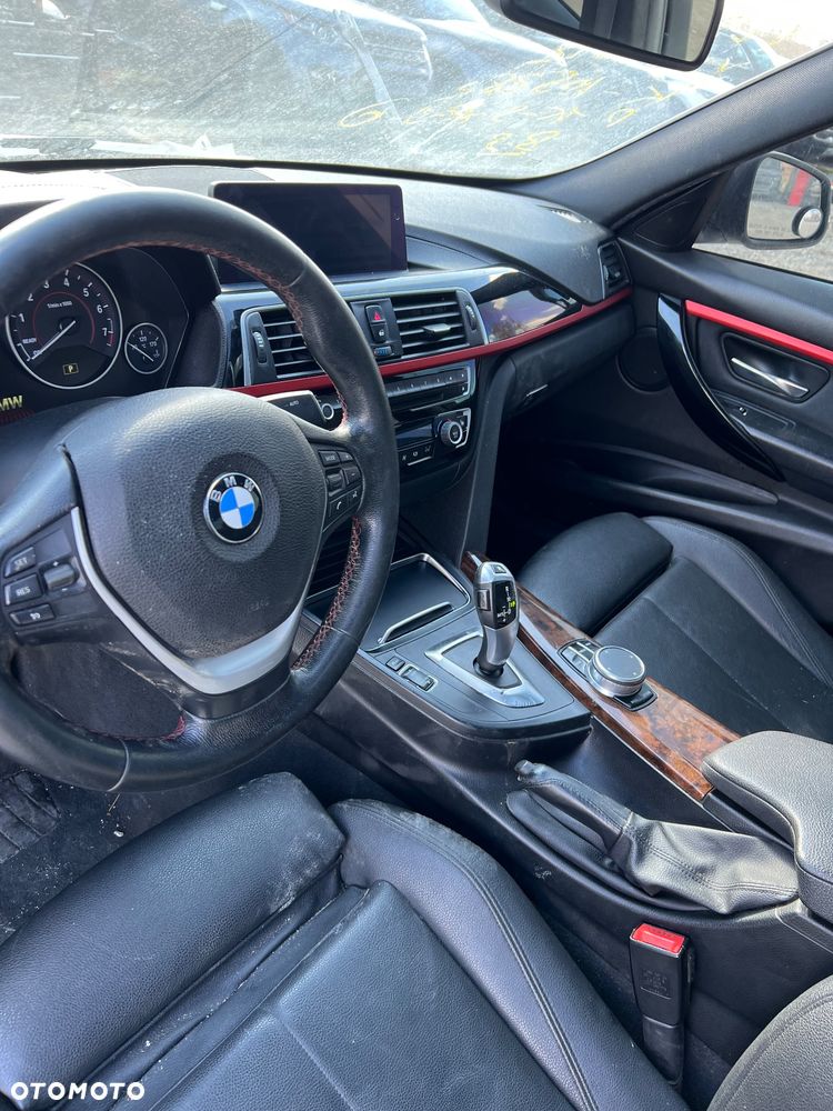 BMW Seria 3 330i xDrive Edition Luxury Line Purity - 23