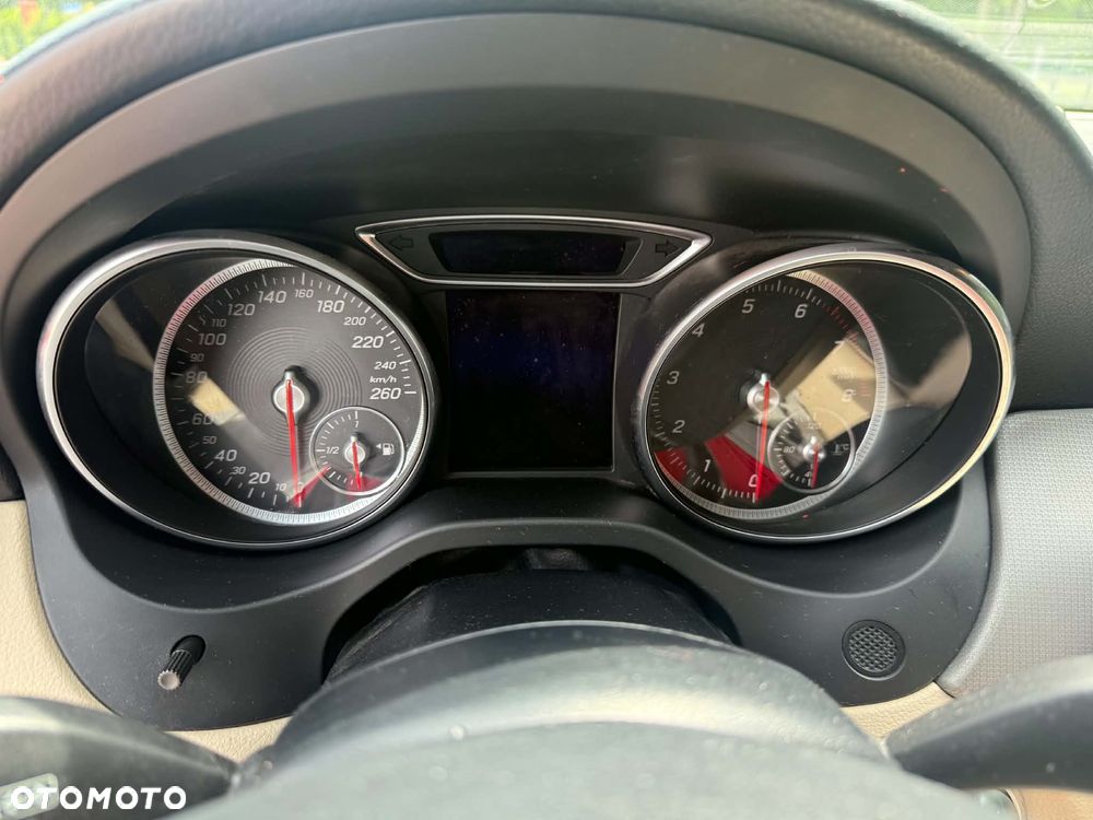 Mercedes-Benz CLA 250 7G-DCT - 12