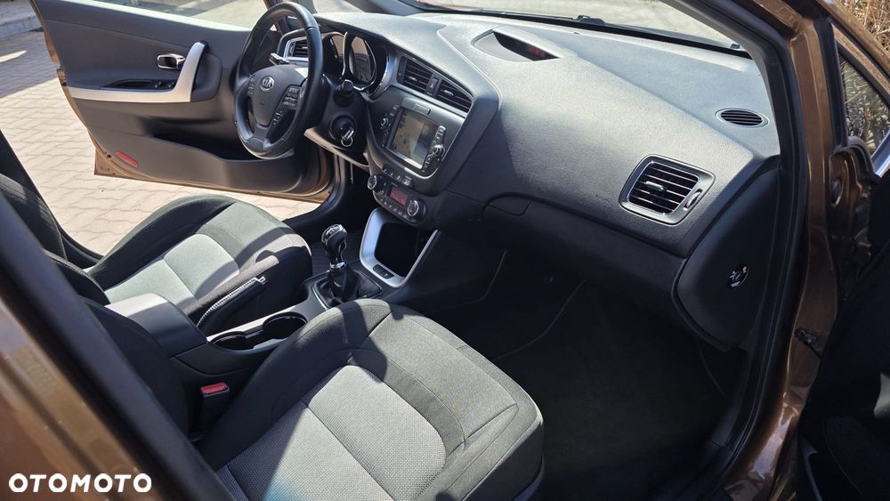 Kia Ceed 1.0 T-GDI ISG Dream-Team Edition - 17