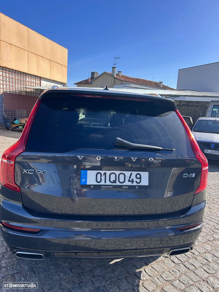 Volvo XC 90 2.0 D4 R-Design - 4