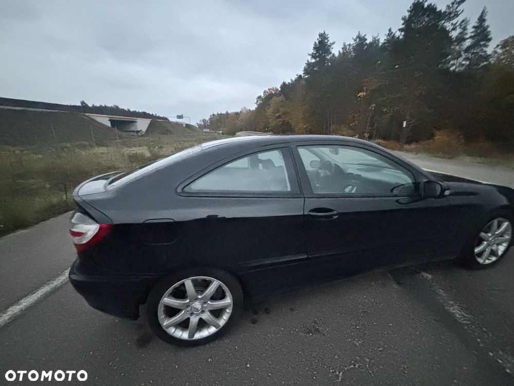 Mercedes-Benz C180 Kompressor 2005 photo 4