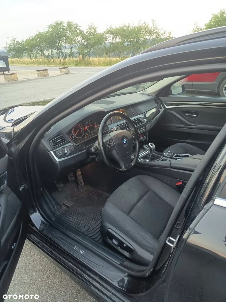 BMW Seria 5 520d - 7