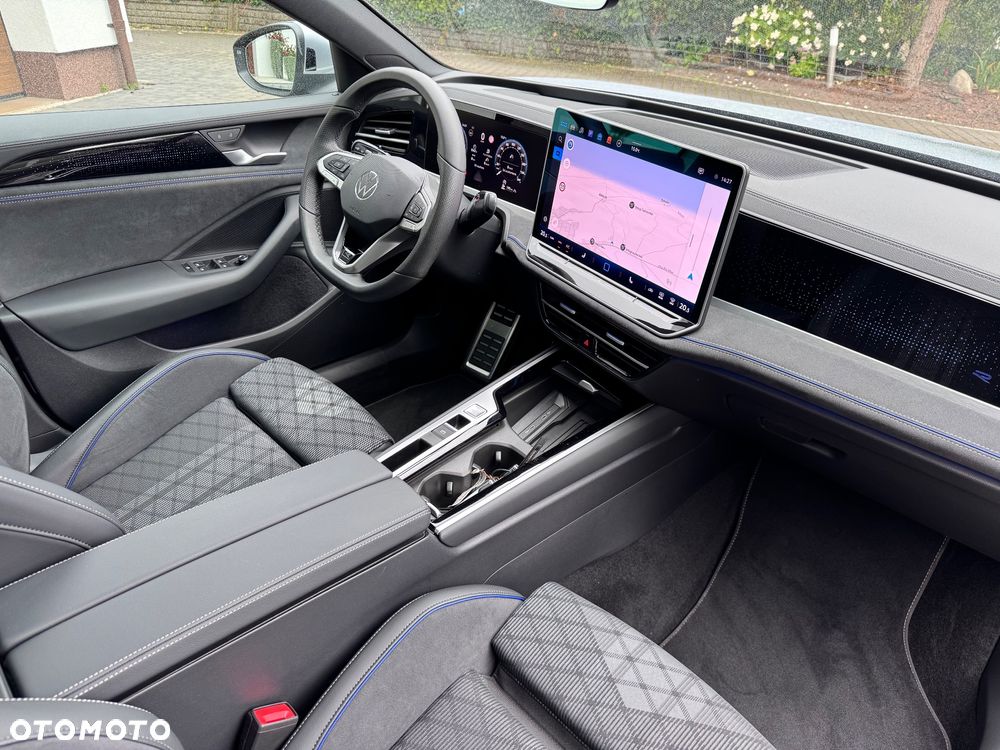 Volkswagen Passat 2.0 TDI SCR R-Line Plus DSG - 34