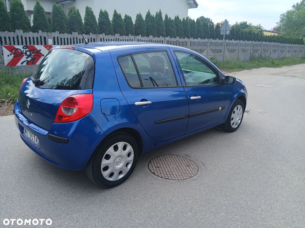 Renault Clio - 9