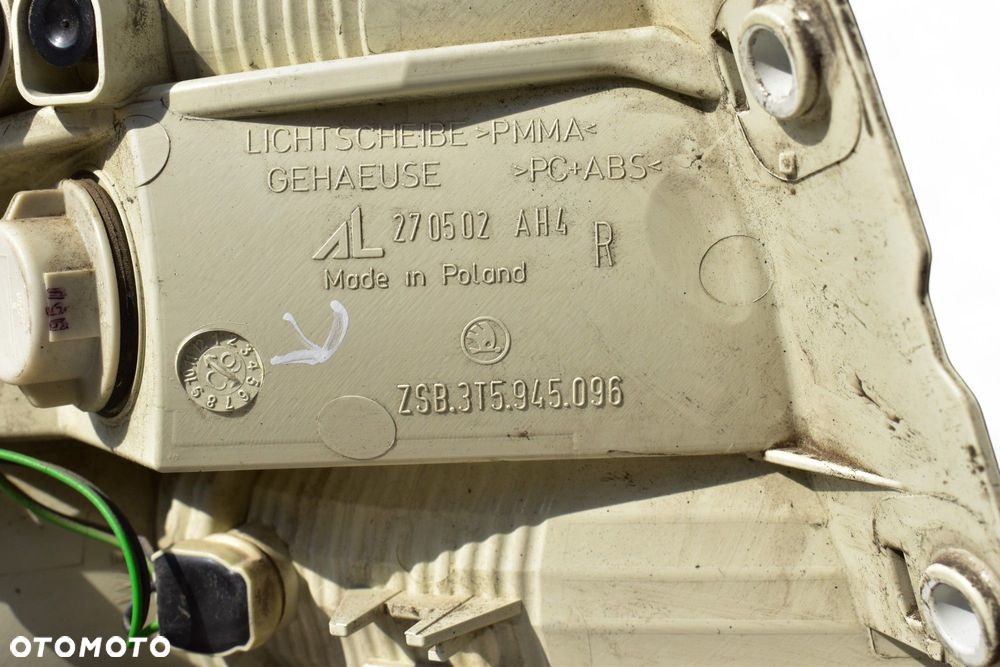 Lampa Prawy Tył SKODA SUPERB II Sedan 3T5945096 - 5