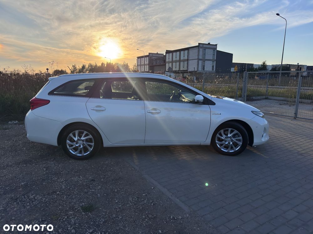 Toyota Auris 1.8 HSD Luna - 6