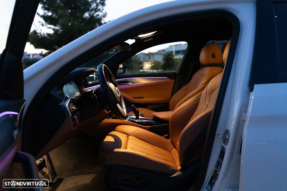 BMW 530 e Pack Desportivo M - 22