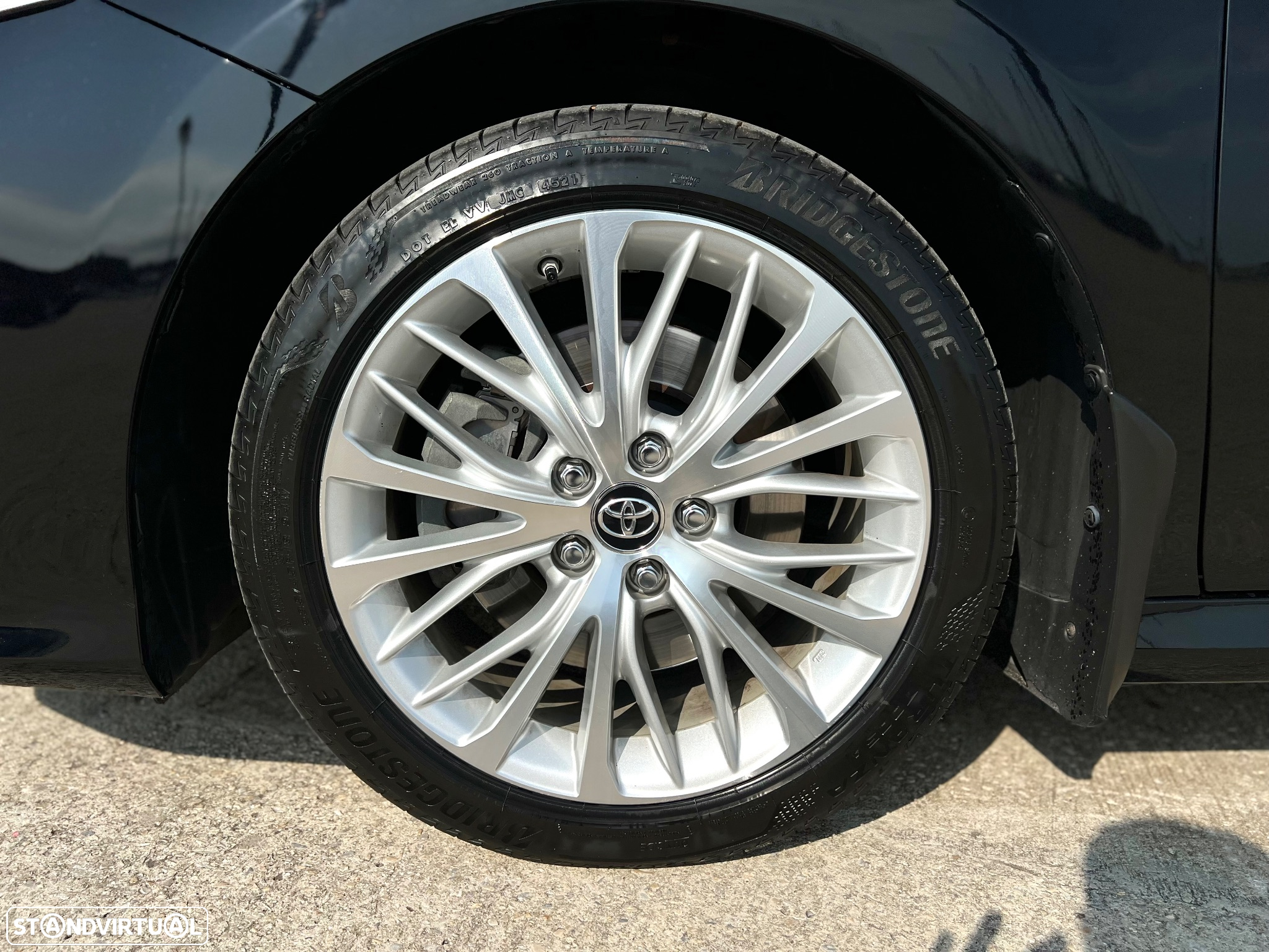 Toyota Camry 2.5 Hybrid Luxury - 33