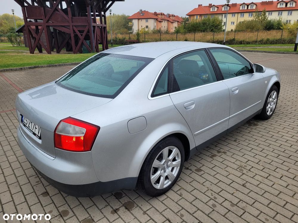 Audi A4 Limousine 2000 photo 3