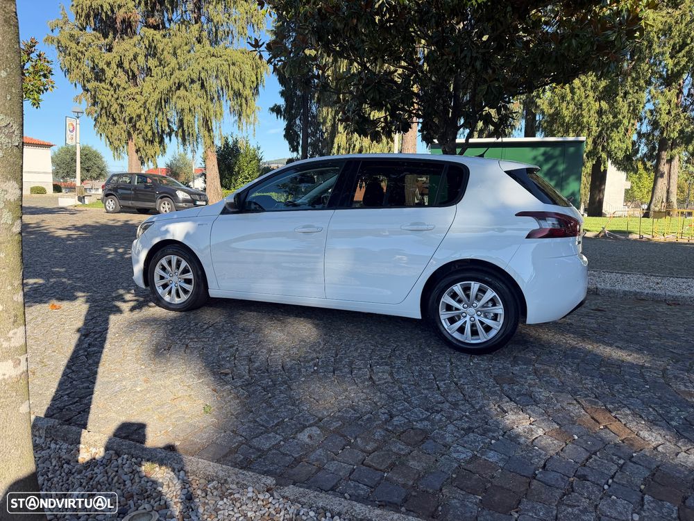 Peugeot 308 - 4