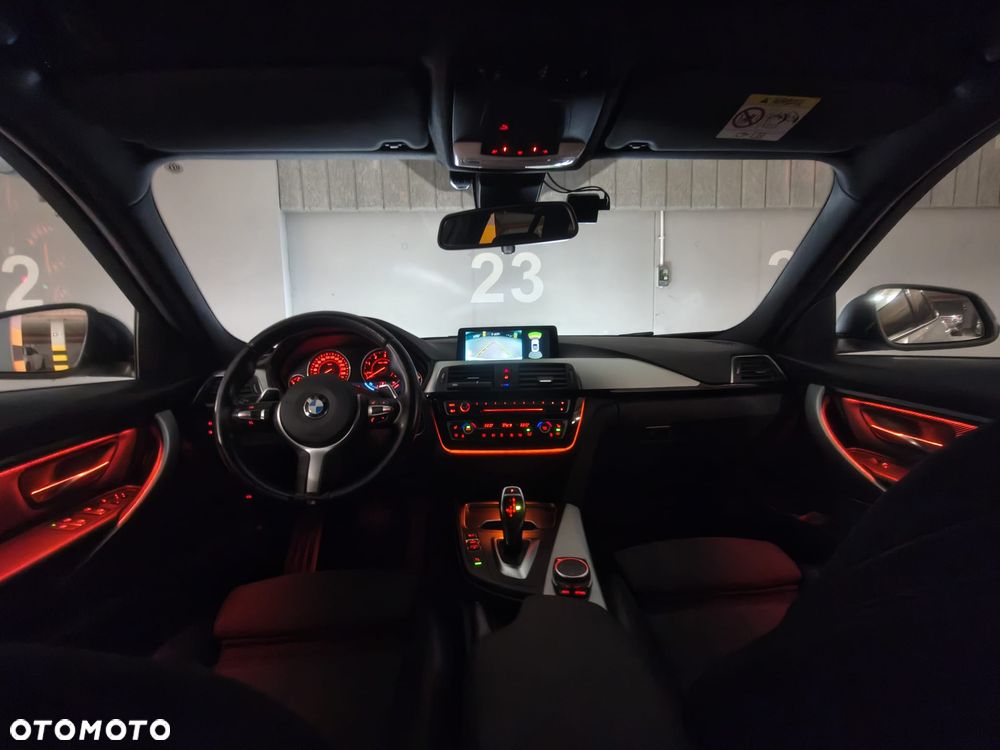 BMW Seria 3 320d Sport Line - 14