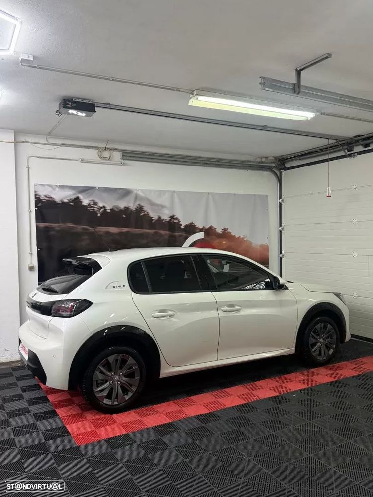 Peugeot e-208 Style - 4