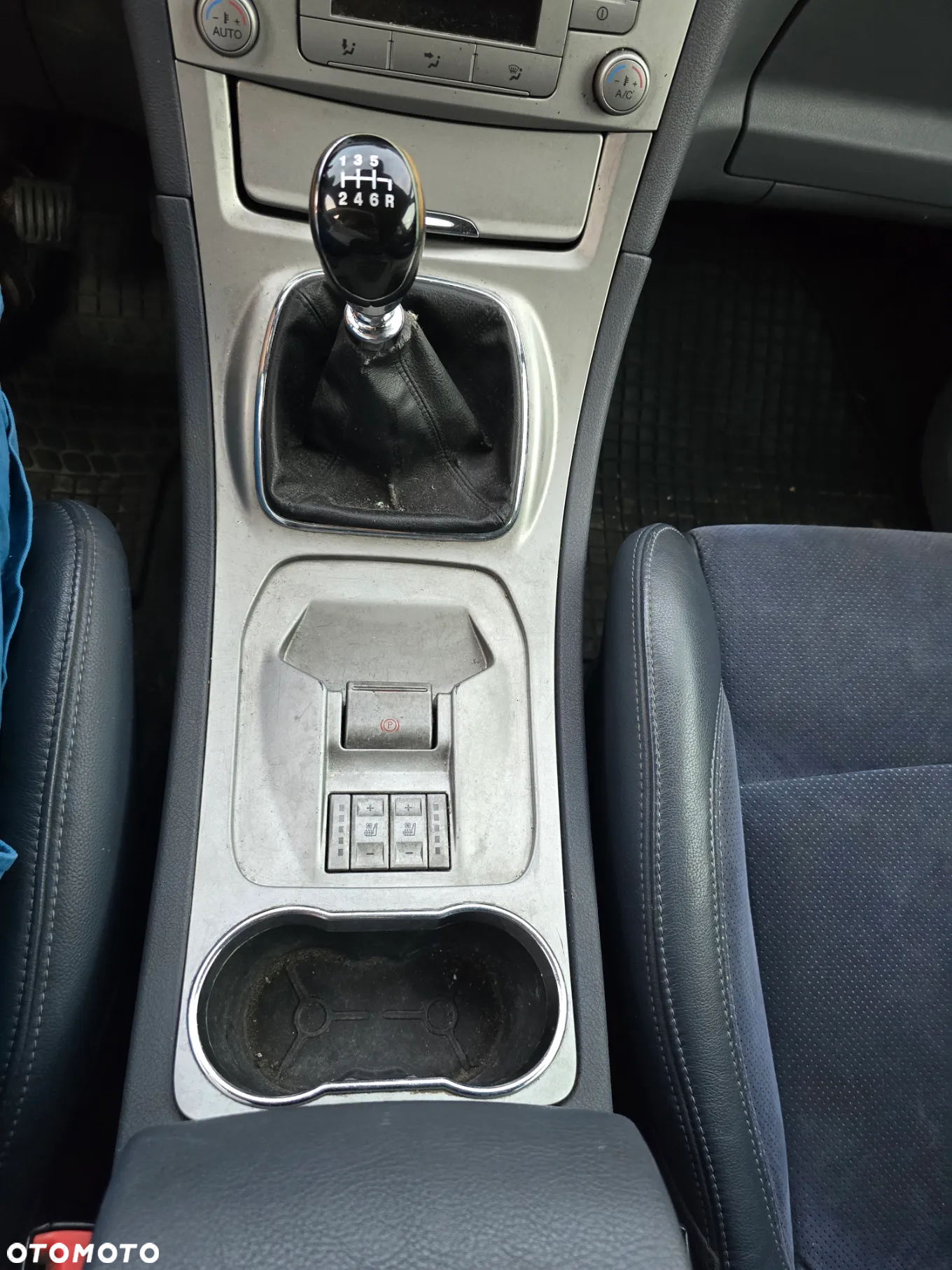 Ford Galaxy - 10