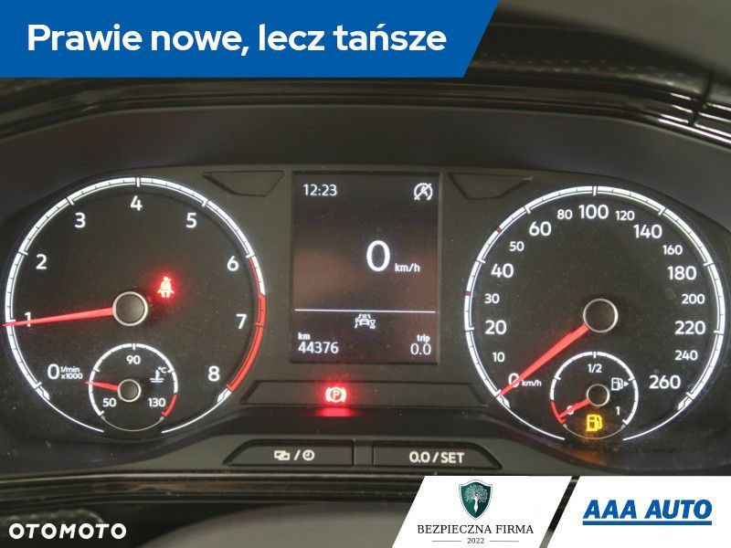 Volkswagen T-Cross - 13