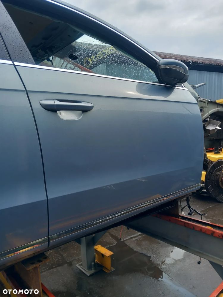 Drzwi Passat B7 LC7Z - 6