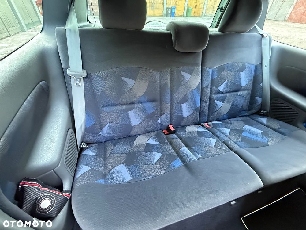 Renault Clio 1.4i RT - 17