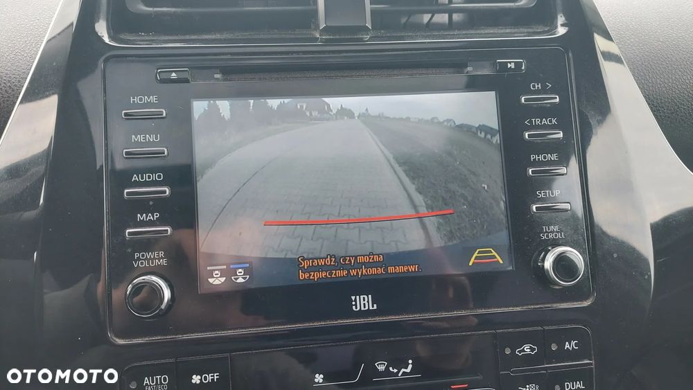 Toyota Prius Hybrid Executive - 19