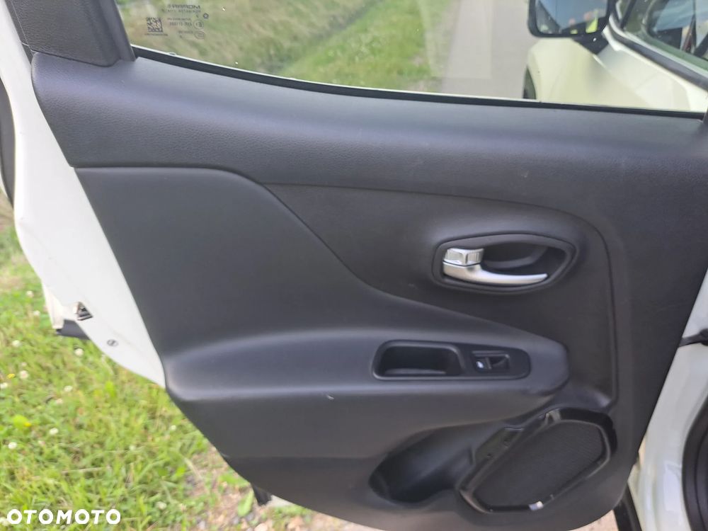 Jeep Renegade 1.6 E-torQ Night Eagle - 11