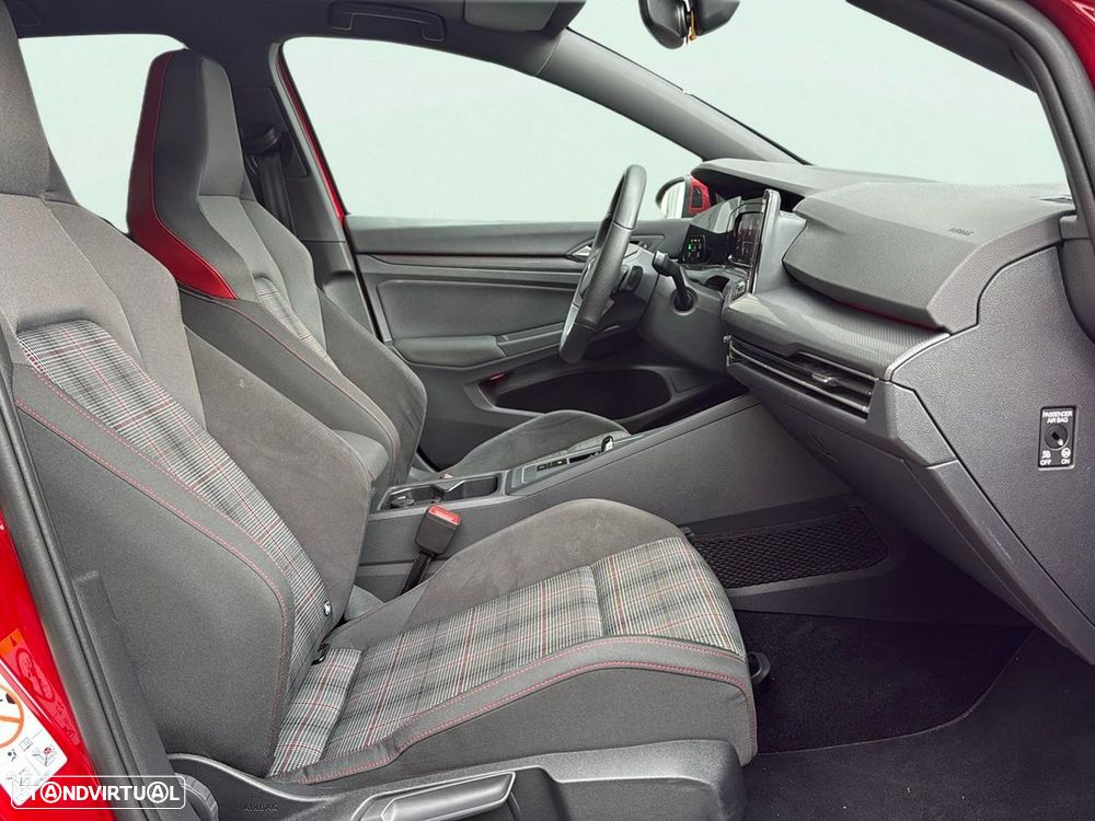Volkswagen Golf 2.0 TSI GTI DSG Performance — fotografia 13
