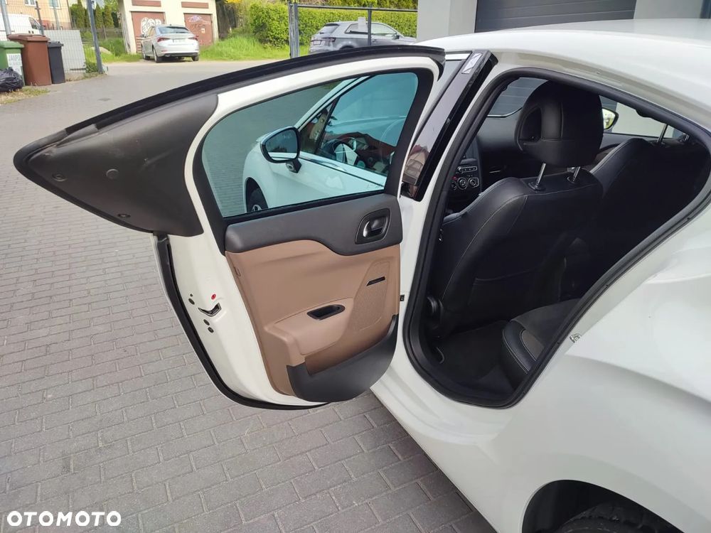 DS Automobiles DS 4 - 12