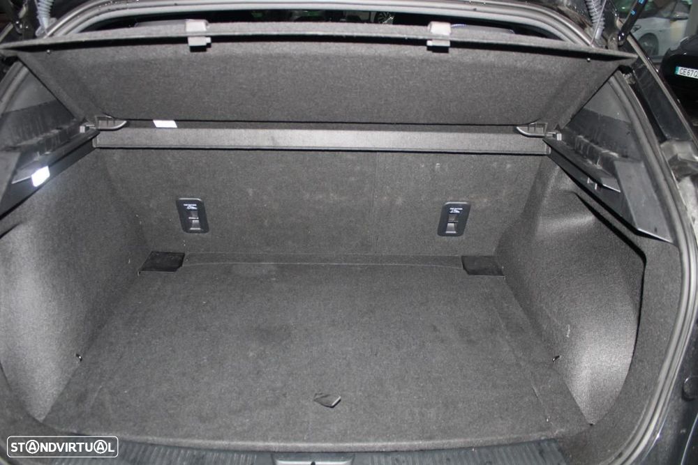 MG MG4 77 kWh Extended Range Luxury - 33