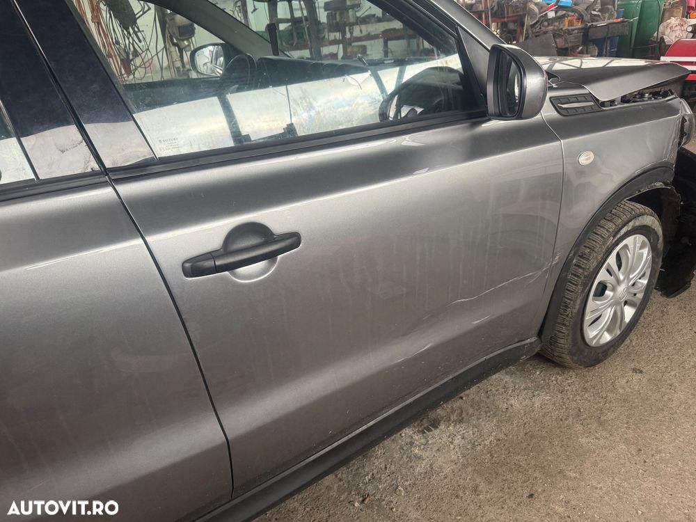 Suzuki Vitara 1.4 Boosterjet MHEV Spirit - 3