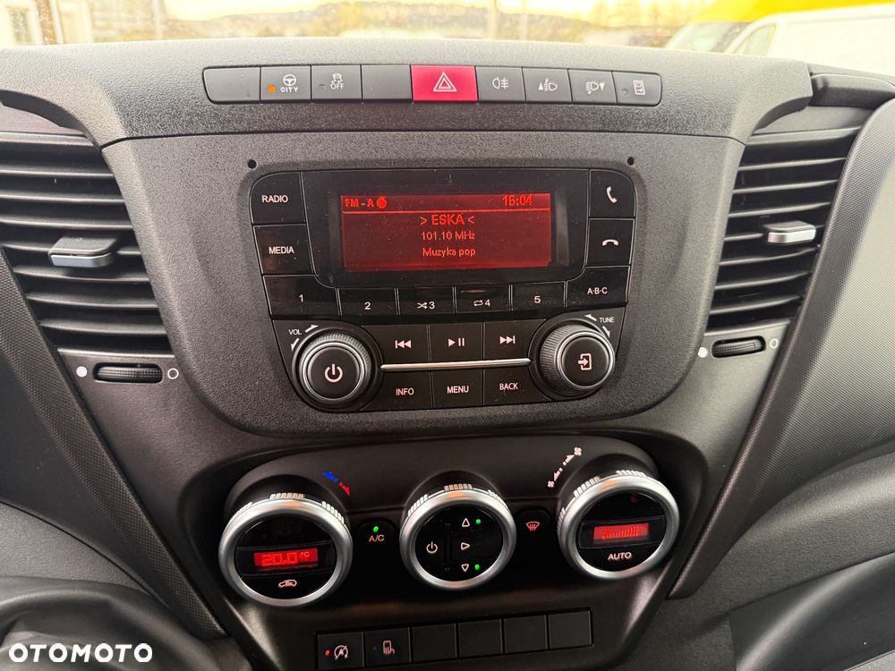 Iveco 2022/Daily/Średni/160 KM/manual/Klima/PDC/ bardzo dobry stan - 23