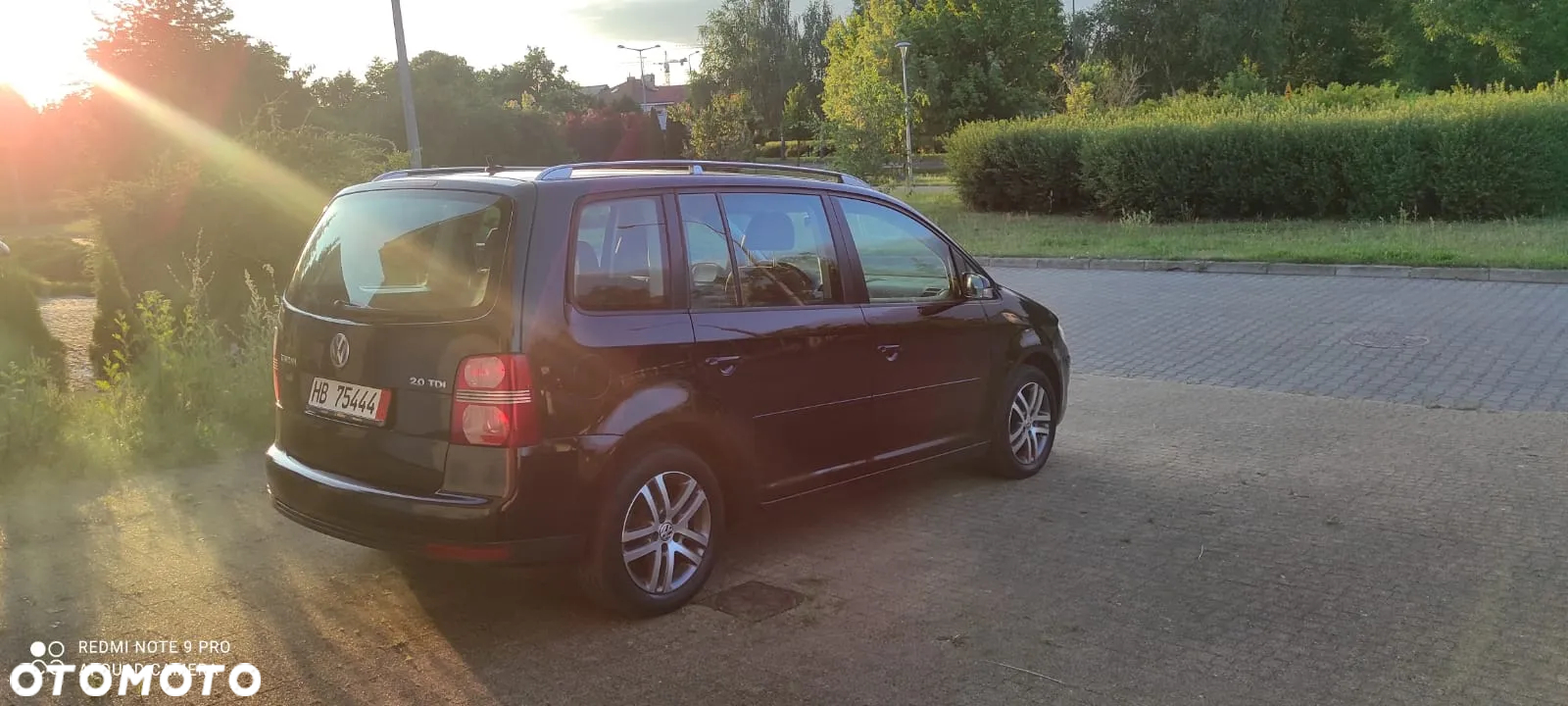 Volkswagen Touran 2.0 TDI DPF BlueMotion Technology DSG Comfortline - 18
