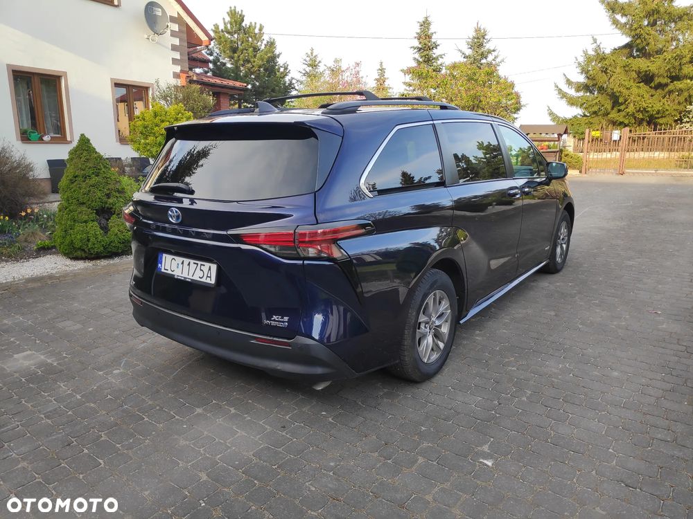 Toyota Sienna - 7