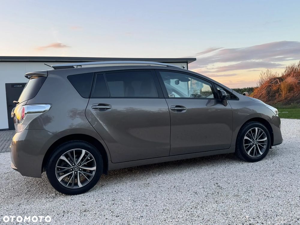 Toyota Verso 1.8 Prestige 7os EU6 - 8