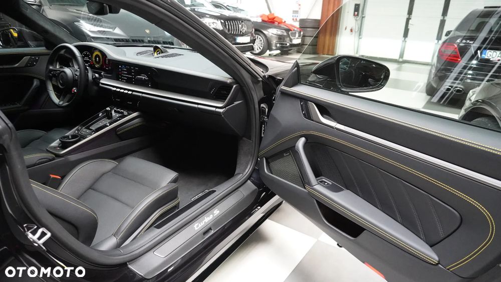 Porsche 911 Turbo S - 8