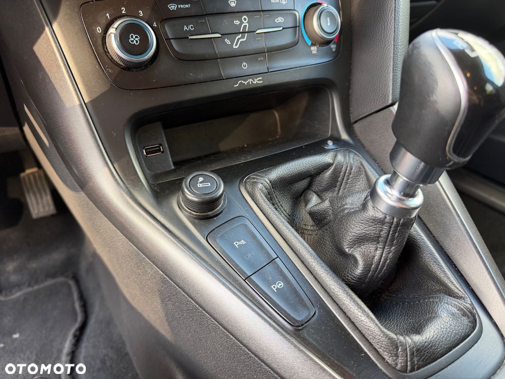 Ford Focus 1.5 TDCi SYNC Edition - 27
