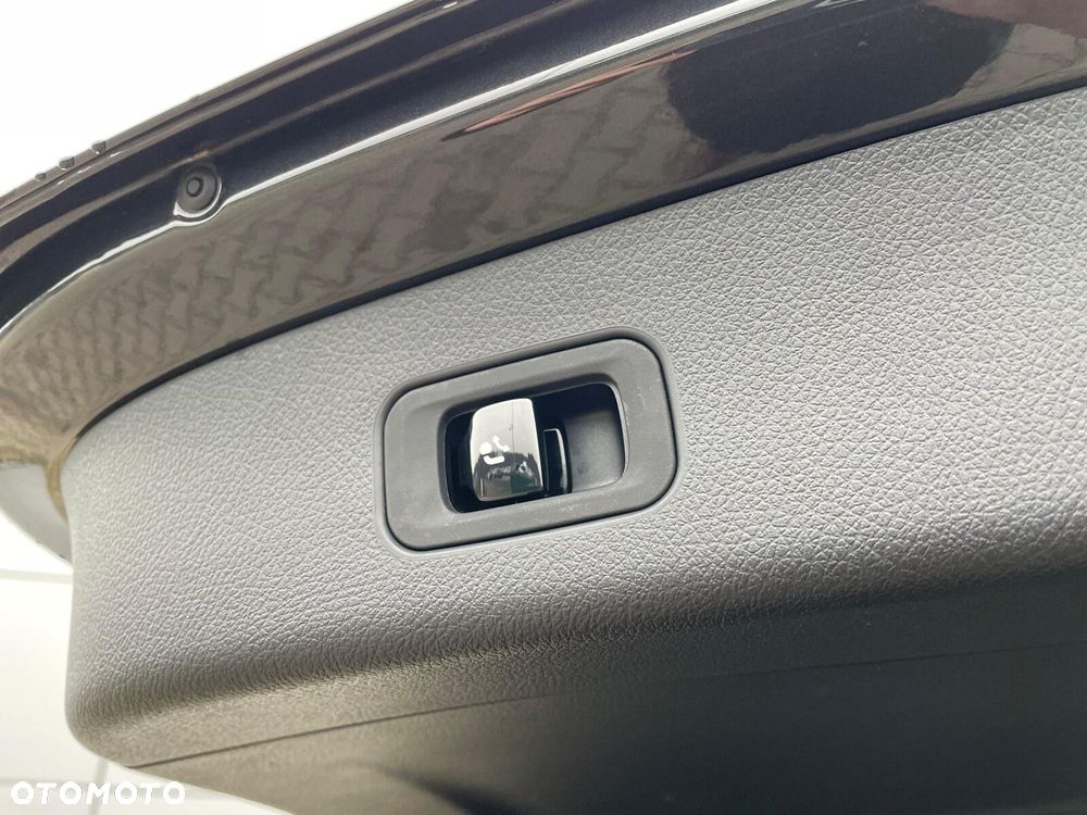 Mercedes-Benz GLC - 23