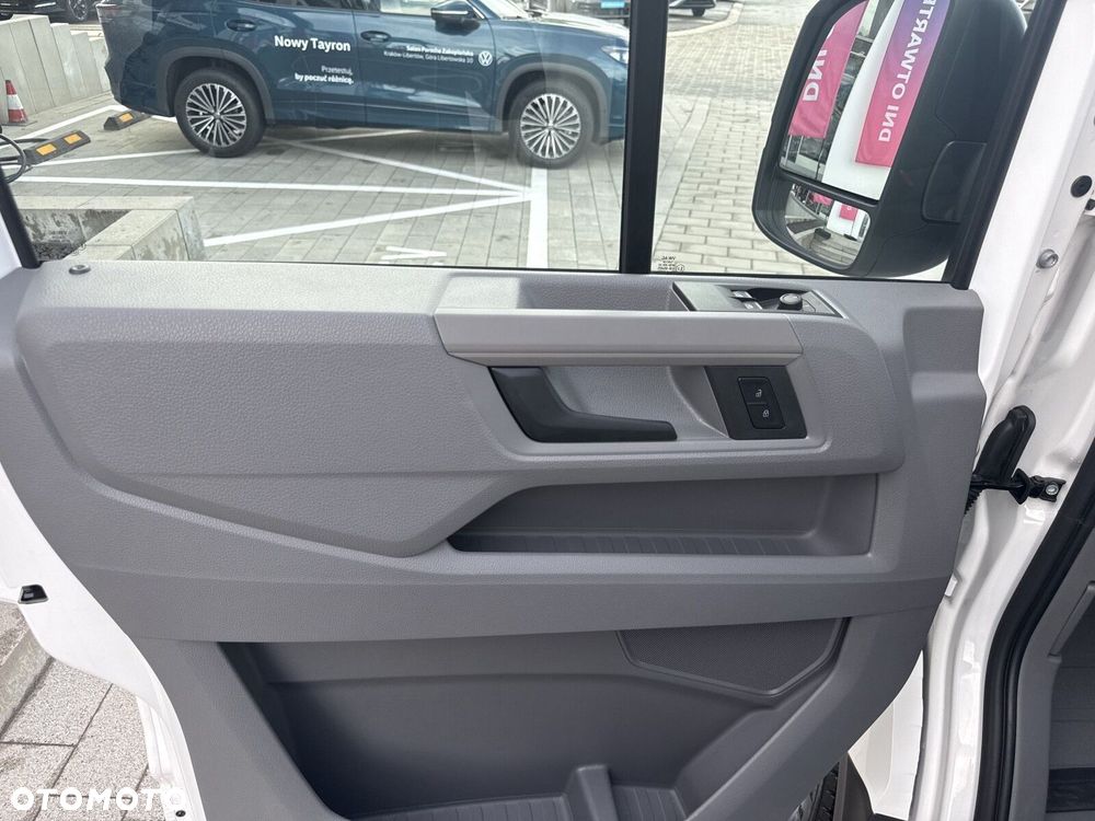 Volkswagen Crafter 35 2.0 TDI L4H3 4490 177 KM - 11