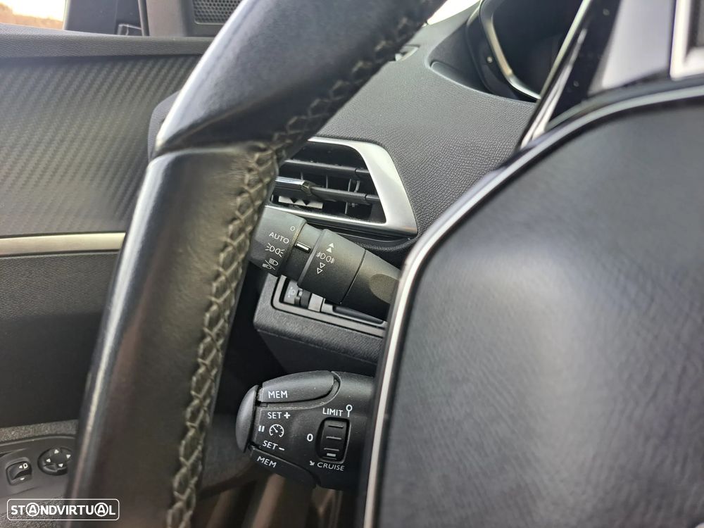 Peugeot 3008 1.5 BlueHDi Active - 15