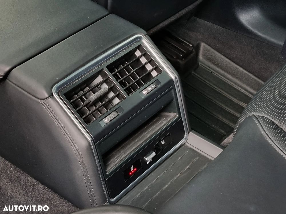 Porsche Panamera 4 E-Hybrid - 30