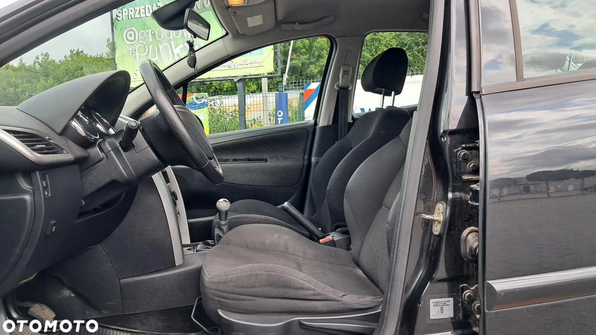 Peugeot 207 1.4 16V Trendy - 11